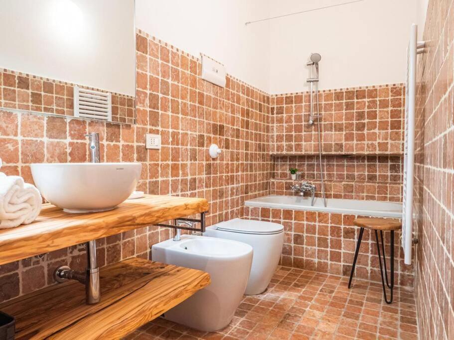 Romantic Flat On Navigli River By Easylife Milano Eksteriør billede