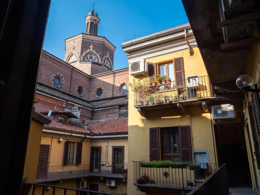 Romantic Flat On Navigli River By Easylife Milano Eksteriør billede